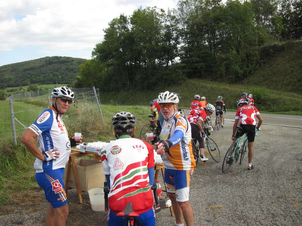 fichier 120_20140920_1053_002brm_200k_d520_route_col_de_rossatiere_controle_philippe_cotart_jean-francois_garde-0.jpg