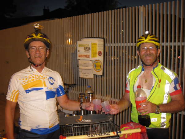 fichier 200_20140920_2027_brm_200k_arrivee_grenoble_jackie_cibrario_alain_berrux-0.jpg