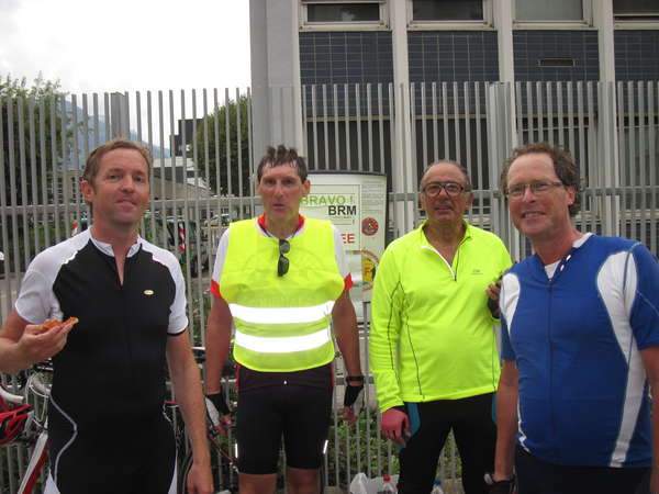 fichier 203_20140920_1748_brm_200k_arrivee_grenoble_franck_vanderperre_jean-louis_bailly_jean-francois_vilarem_pierre-germain_gillet-0.jpg