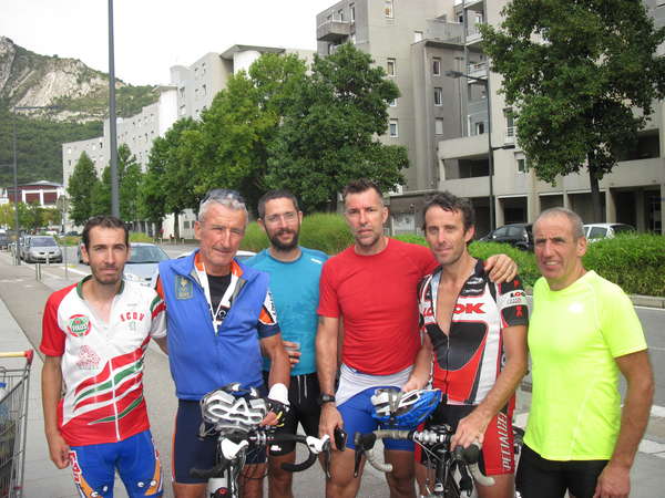 fichier 204_20140920_1647_002brm_200k_arrivee_grenoble_philippe_cotart_herve_labrosse_eric_francon_jacques_gaillard_alain_perriollat_cyril_botalla-costa-0.jpg