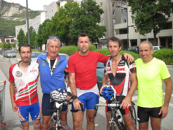 fichier 208_20140920_1647_001brm_200k_arrivee_grenoble_philippe_cotart_herve_labrosse_eric_francon_jacques_gaillard_alain_perriollat-0.jpg