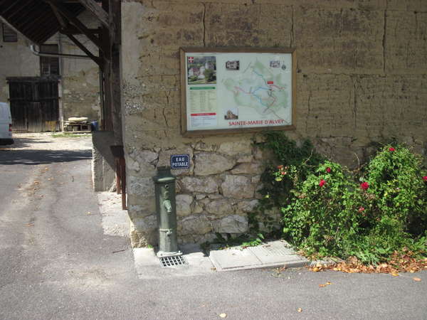 fichier 20140922_1441_010d916_route_sainte_marie_dalvey_fontaine-0.jpg