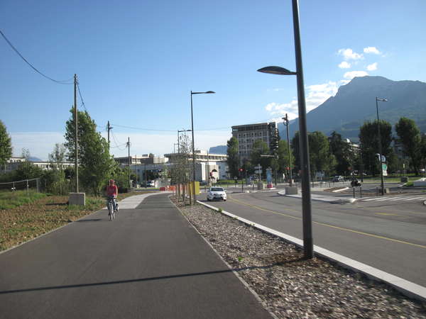 fichier 20140922_1819_pc_route_avenue_des_martyrs-0.jpg