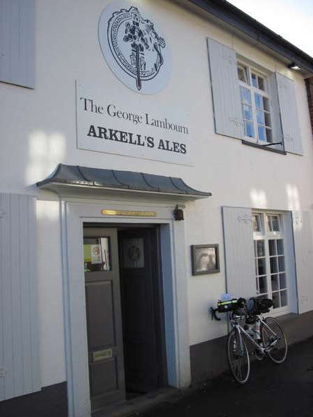 fichier 20150117_1323_003brm_200k_willy_warmer_lambourne_pub_white-0.jpg