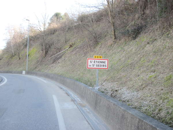 fichier 20140222_1503_001d518_route_saint_etienne_de_saint_geoirs_panneau-0.jpg