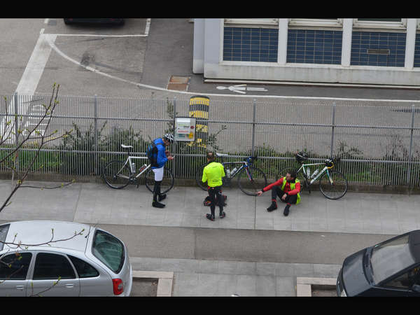 fichier 20150328_1352_brm_300k_arrivee_grenoble_yann_stibler_fabien_roulleau_joel_bercet_resized-0.jpg