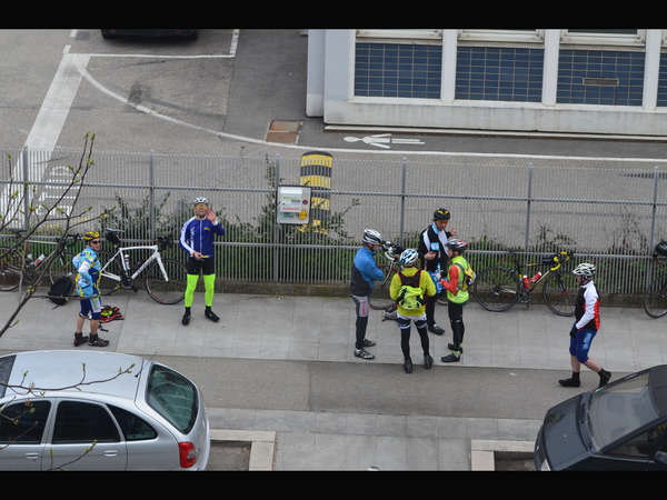 fichier 20150328_1731_brm_300k_arrivee_grenoble_eric_viret_jean-pierre_cellier_patrick_allard_baptiste_fontaine_david_champelovier_olivier_schneider_resized-0.jpg