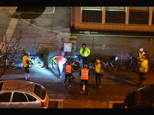 fichier 20150328_2004_brm_300k_arrivee_grenoble_christophe_rivier_brigitte_creton_robert_usseglio_jpb_bruno_piesset_nicolas_durand_thierry_hovasse_germain_gillet_resized-0.jpg