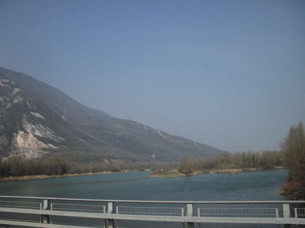 fichier 20150319_1229_001d904_route_pont_sur_le_rhone-0.jpg