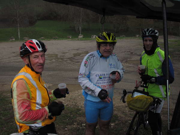 fichier 20150419_1502_d103_route_pluie_manuel_gamain_marc_ksavrelof_michel_debernard-0.jpg