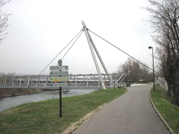 fichier 20130407_0836_001pc_route_passerelle_rondeau_sur_le_drac-0.jpg