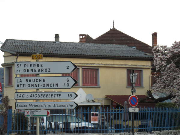 fichier 20150411_0720_002d921_route_les_echelles_panneau-0.jpg