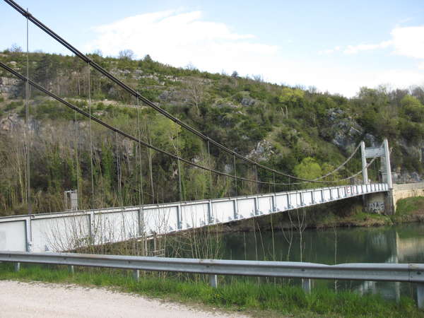 fichier 20150411_0922_101d37_route_pont_sur_le_rhone-0.jpg