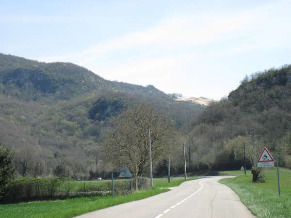 fichier 20150412_1346_d19_route_apres_flevieu_vue_vers_gollet_tilleul-0.jpg