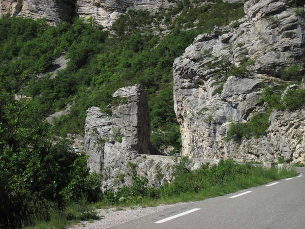 fichier 20150516_1002_d942_route_gorge_de_la_meouge-0.jpg