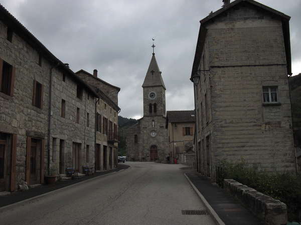 fichier 20150517_0844_d120_route_saint_julien_boutieres_eglise-0.jpg