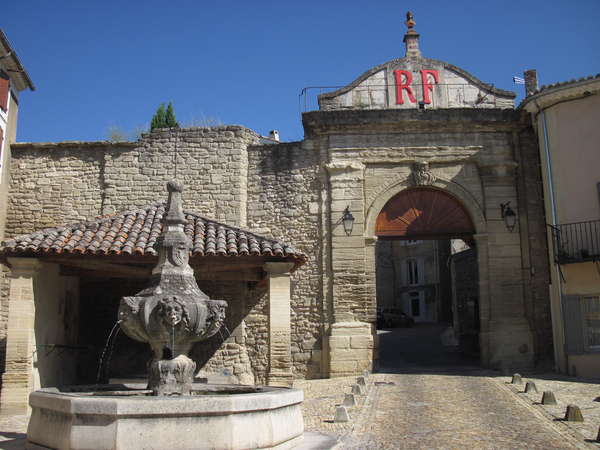 fichier 20140816_1643_d5_route_malemort_du_comtat_porte-0.jpg