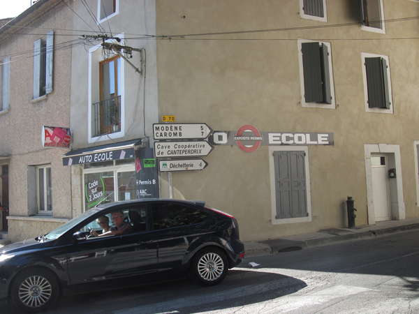 fichier 20140816_1711_d70_route_mazan_prendre_a_droite-0.jpg