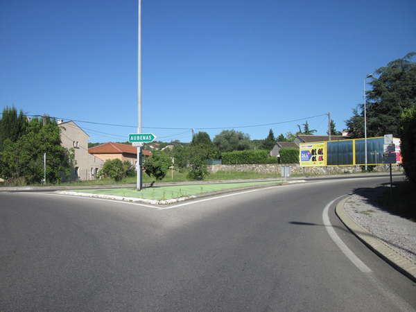 fichier 20140817_0942_d104_route_saint_etienne_de_fontbellon_suivre_aubenas-0.jpg