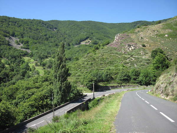 fichier 20140817_1156_d578_route_virage_apres_laviolle-0.jpg