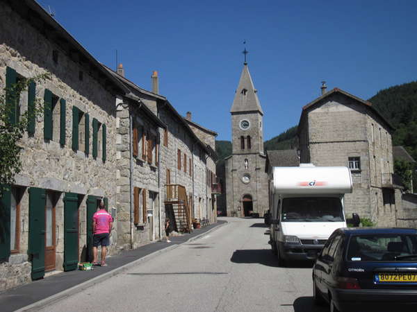 fichier 20140817_1520_001d120_route_saint_julien_boutieres_eglise-0.jpg