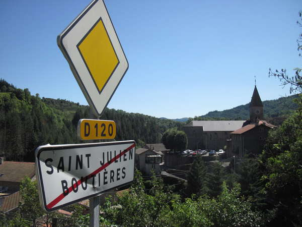 fichier 20140817_1523_001d120_route_saint_julien_boutieres_panneau_eglise-0.jpg