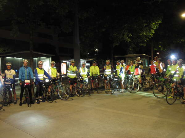 fichier 20150530_0401_002brm_600k_randonneurs_avant_depart_bernard_martin-collomb_eric_francon_germain_gillet_christophe_chauveton-0.jpg