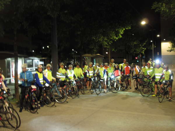 fichier 20150530_0401_003brm_600k_randonneurs_avant_depart_bernard_martin-collomb_eric_francon_germain_gillet_christophe_chauveton-0.jpg