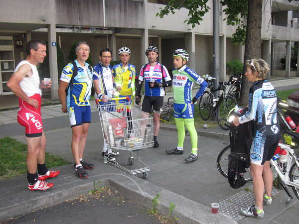 fichier 20150531_0546_013brm_600k_arrivee_grenoble_jean-pierre_cellier_bruno_seraille_philippe_maisonhaute_serge_biesuz_karine_malle-urvoy-0.jpg