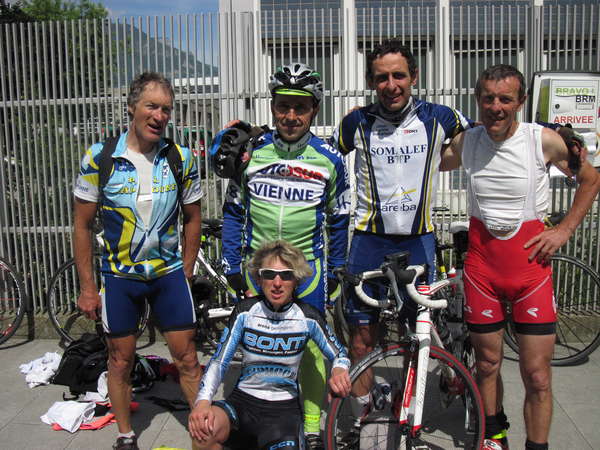 fichier 20150531_0546_021brm_600k_arrivee_grenoble_jean-pierre_cellier_bruno_seraille_philippe_maisonhaute_serge_biesuz_karine_malle-urvoy-0.jpg