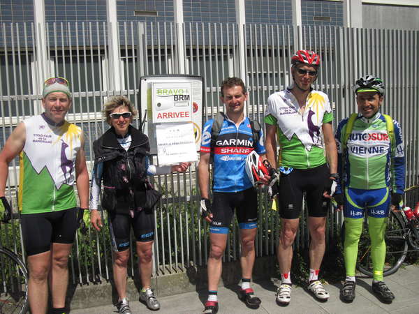 fichier 20150531_0546_053brm_600k_arrivee_grenoble_alexis_briffaz_thierry_chaudeur_daniel_jouvenoz_karine_malle-urvoy-0.jpg