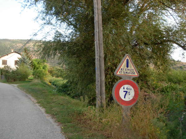 fichier 20111005_0901_001d270_route_vieux_panneau-0.jpg