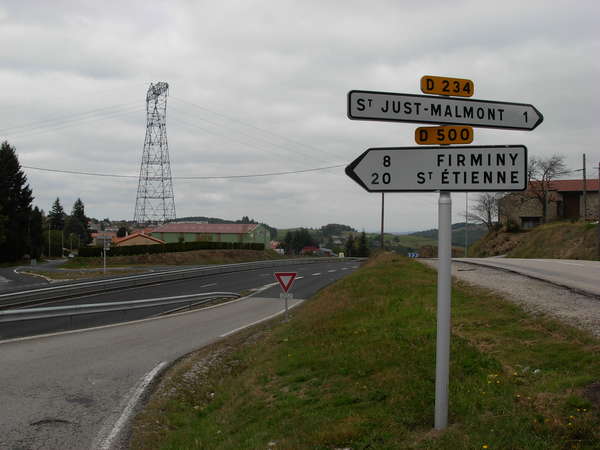 fichier 20111005_1300_001d500_route_entree_saint_just-malmont_panneau-0.jpg