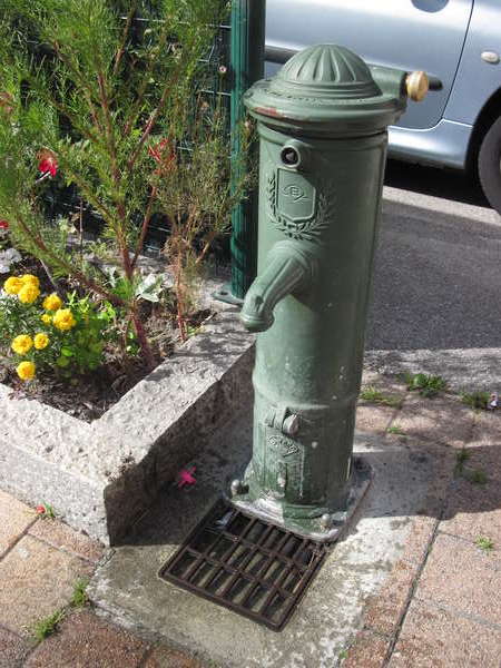 fichier 20150926_1519_d1006_route_modane_fontaine_devant_la_gare-0.jpg