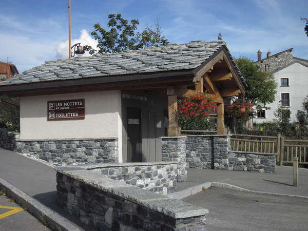 fichier 20150926_1611_d215_route_aussois_toilettes-0.jpg
