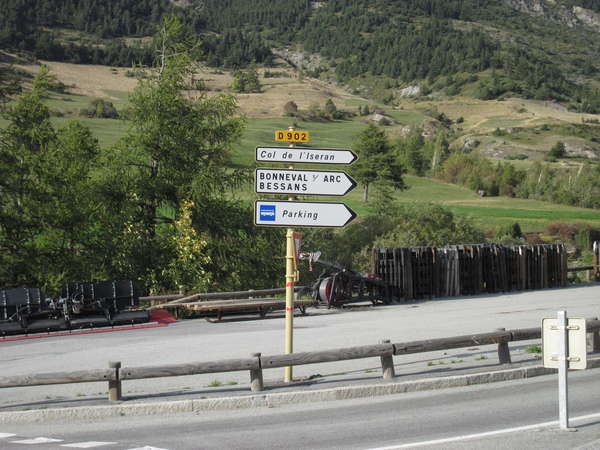 fichier 20150926_1715_d902_route_lanslevillard_panneau-0.jpg