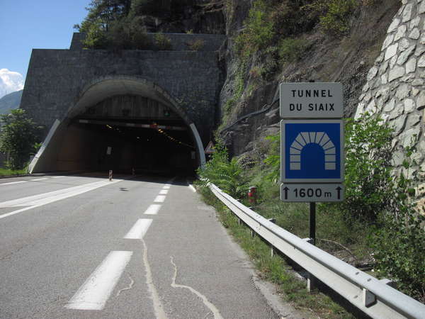 fichier 20150927_1341_d1090_route_tunnel_du_siaix_panneau-0.jpg