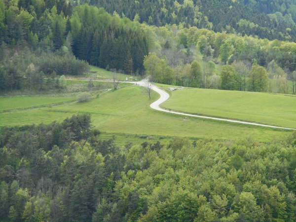 fichier 20160522_1619_005cv_route_le_puits_vue_col_allimas_descente_cyril_botalla-costa-0.jpg