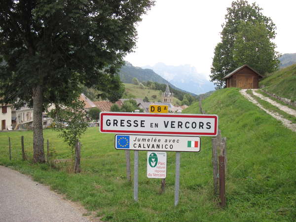 fichier 20150912_1745_d8a_route_gresse_en_vercors_panneau_eglise-0.jpg