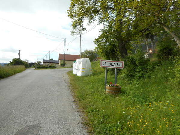 fichier 20160604_0916_d57f_route_le_glaizil_panneau-0.jpg