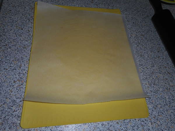 fichier 20160923_1836_recette_sables_pralines_roses_plan_pour_etaler_avec_rouleau_premiere_feuille-0.jpg