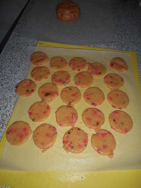 fichier 20160923_1852_recette_sables_pralines_roses_enlever_surplus-0.jpg