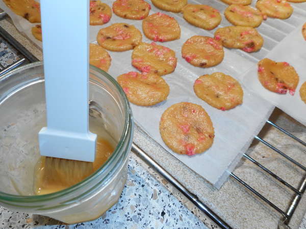 fichier 20160924_0301_002recette_sables_pralines_roses_utiliser_reste_jaunes_pour_faire_dorer-0.jpg