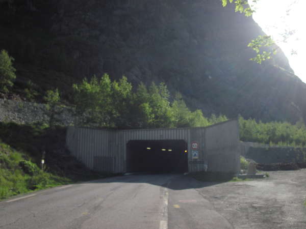 fichier 20140607_0828_001d1091_route_tunnel_du_grand_clot-0.jpg
