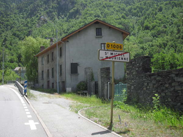 fichier 20140607_1341_d1006_route_saint_michel_de_maurienne_panneau_fin-0.jpg