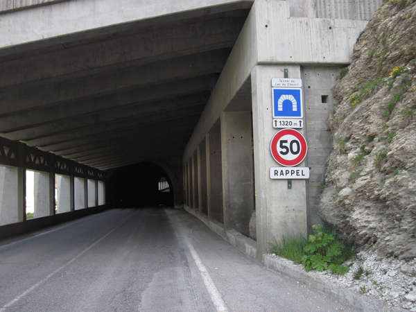 fichier 20140608_0953_d902_route_tunnel_du_lac_de_chevril_1320m-0.jpg