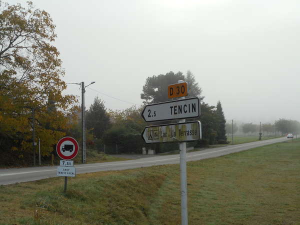 fichier 20161016_0841_001d30_route_panneau_carrefour_d1090-0.jpg