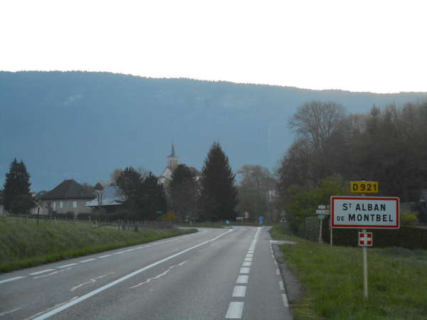fichier 20170408_0709_d921_route_saint_alban_de_montbel_panneau-0.jpg