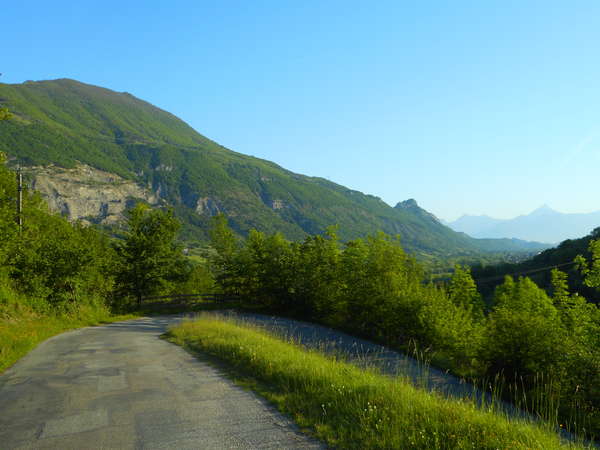 fichier 20170517_0740_003cv_route_virage_derriere-0.jpg