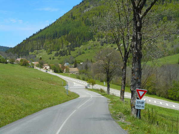 fichier 20170517_1413_d539_route_carrefour_D1075-0.jpg